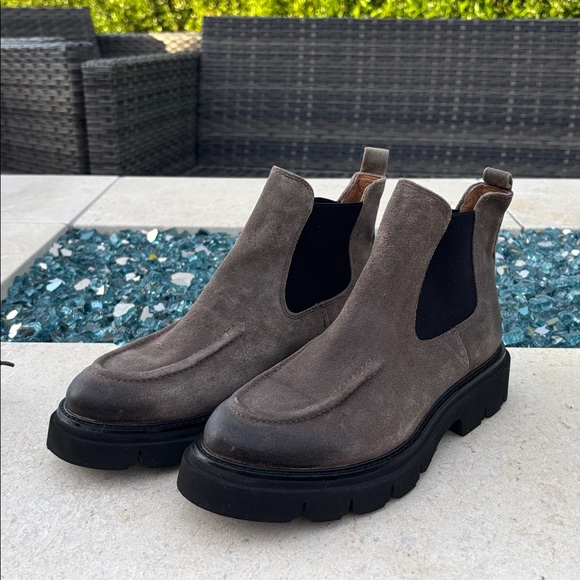 Sofft Shoes - Sofft Samira Platform Chelsea Boot, Size 8-1/2, Taupe Suede, Distressed look